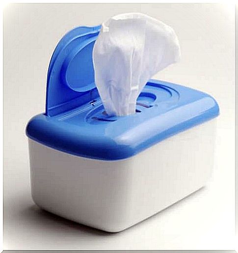 Remove dust with baby wipes.