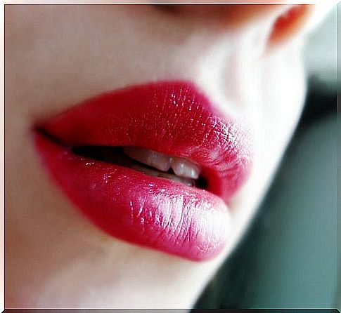 makeup tips to look younger: lips