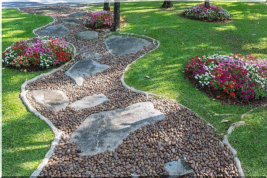 decorate your entrance with stones
