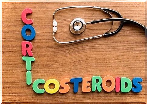 Dermatitis and corticosteroids to the doctor.