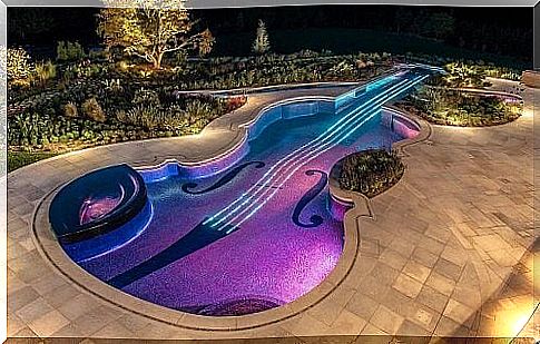 Instrument shaped pool
