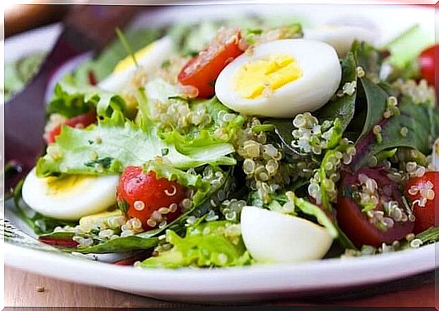 Healthy lettuce salad.