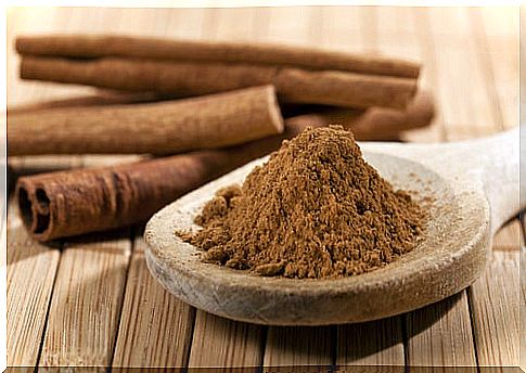 cinnamon infusion to fight indigestion and bloating