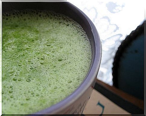 Smoothies and juices to fight against hair loss: oats, nettle and cinnamon
