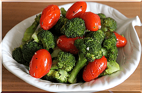 broccoli and tomatoes 